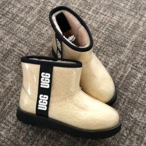 Girl Ugg boots